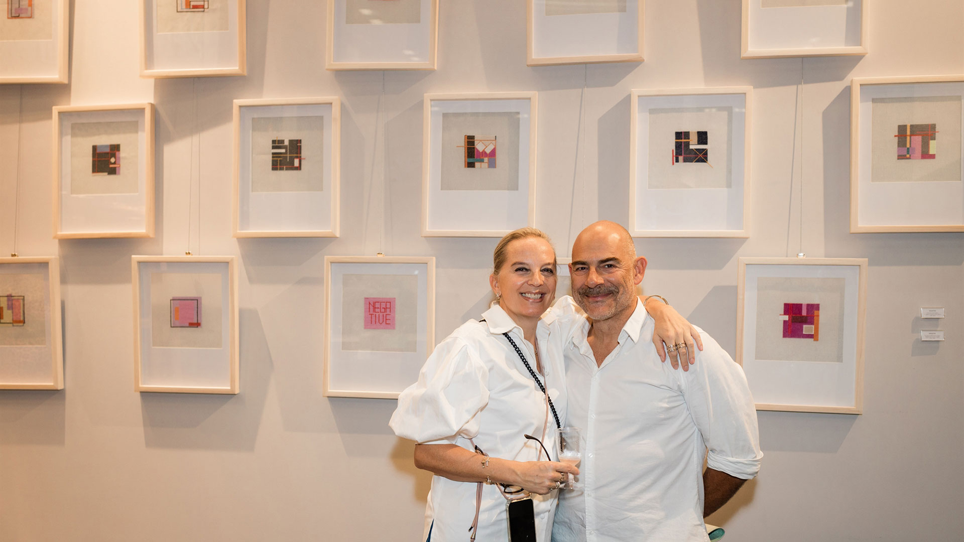 Στην γκαλερί Artworx της Κηφισιάς «βουίζει» το πρώτο γούρι του 2024-1