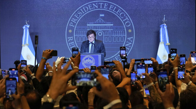 θεραπεία-σοκ-με-δολαριοποίηση-της-αργ-562742167