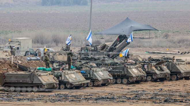 σε-τεντωμένο-σχοινί-η-παγκόσμια-οικον-562707325