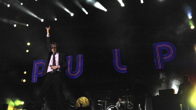 release-athens-οι-the-smile-μαζί-με-τους-pulp-στην-πλατεία-νερο-562703548