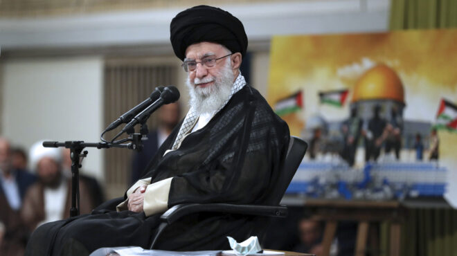 ο-ανώτατος-ηγέτης-του-ιράν-καλεί-σε-μπο-562704400