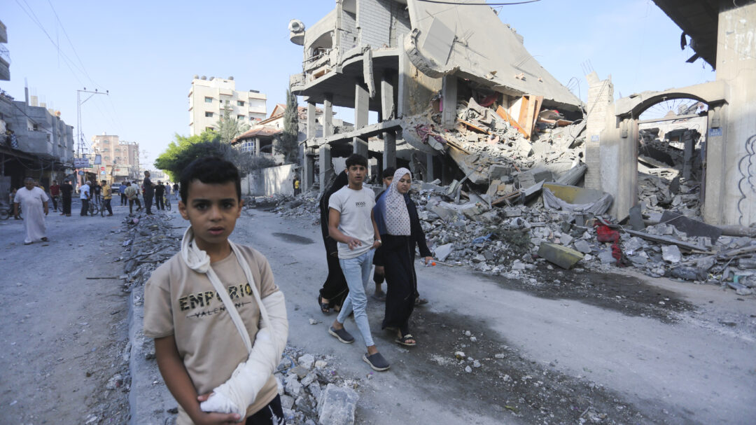 σταγόνα-στον-ωκεανό-η-ανθρωπιστική-562714333