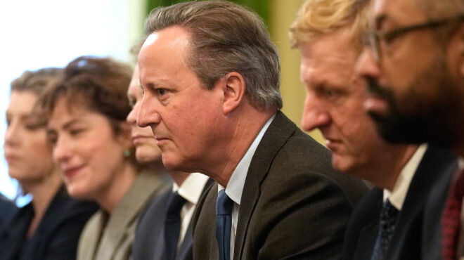 ντέιβιντ-κάμερον-περιουσία-με-κινεζι-562737115