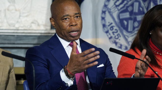 γυναίκα-καταγγέλλει-τον-δήμαρχο-της-nέ-562734865