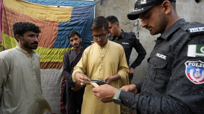 πακιστάν-830-δολάρια-για-όποιον-δεν-διαθ-562746070