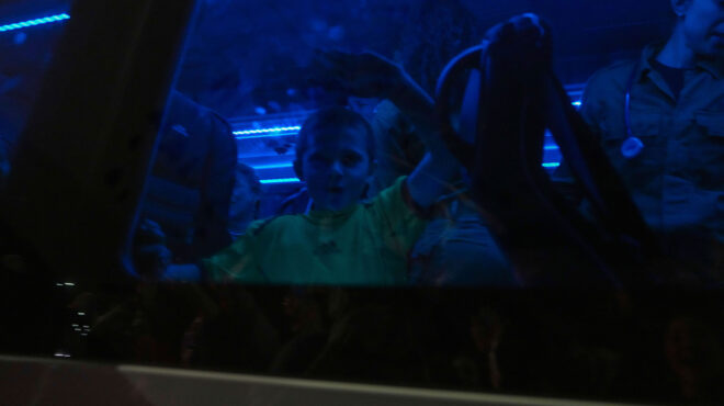 στο-ισραήλ-έφθασαν-οι-11-όμηροι-που-απελ-562752304