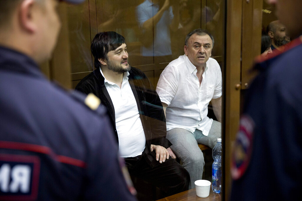 Χάρη σε καταδικασμένο για τη δολοφονία της Αννα Πολιτκόφσκαγια επειδή «πολέμησε στην Ουκρανία»-1