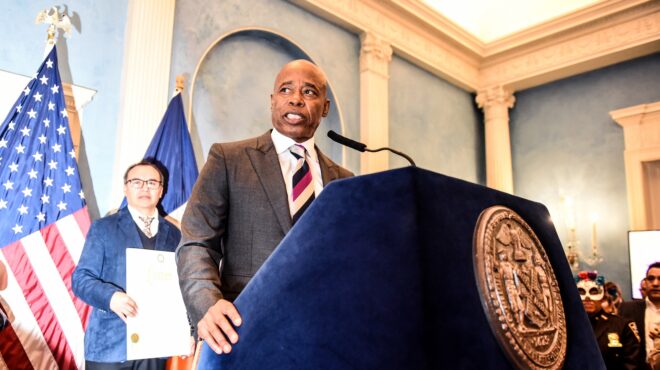 οι-στενές-επαφές-του-δημάρχου-της-νέ-562707415