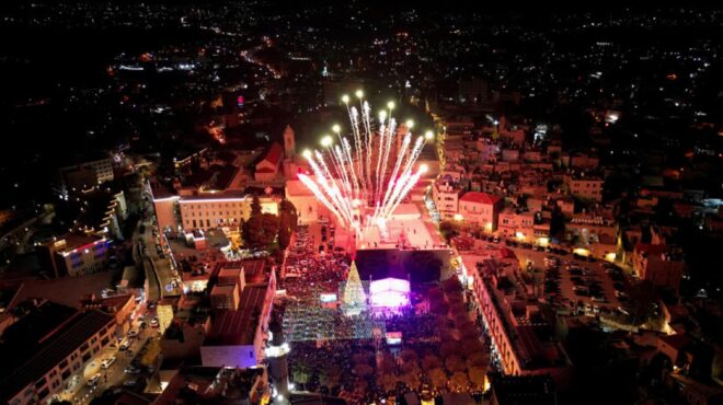 γιατί-αφαιρούνται-όλες-οι-χριστουγεν-562731997