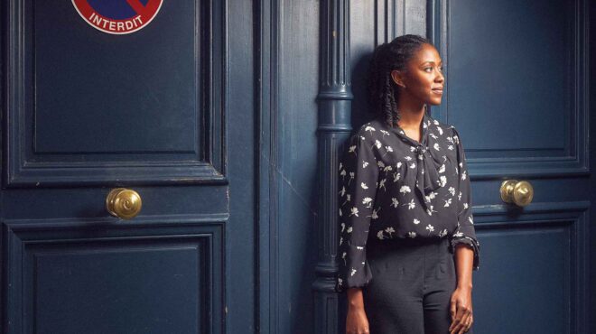 ένα-ανατρεπτικό-μυθιστόρημα-που-κοιτ-562707916