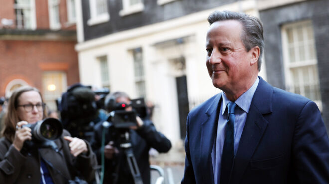 σούνακ-καλεί-κάμερον-στο-υπεξ-562727644