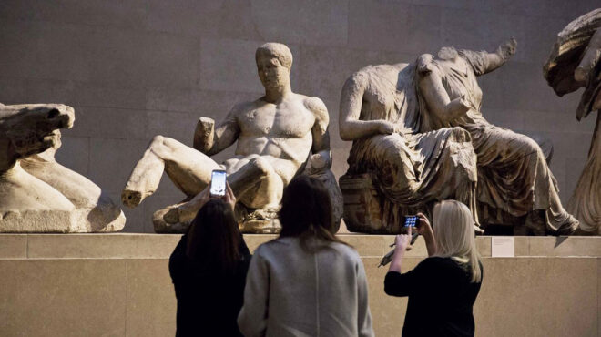 η-αθήνα-και-το-διπλό-φάουλ-σούνακ-562754995