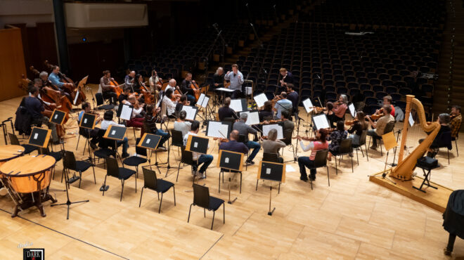 η-κ-ο-θ-ηχογραφεί-για-την-deutsche-grammophon-562738591