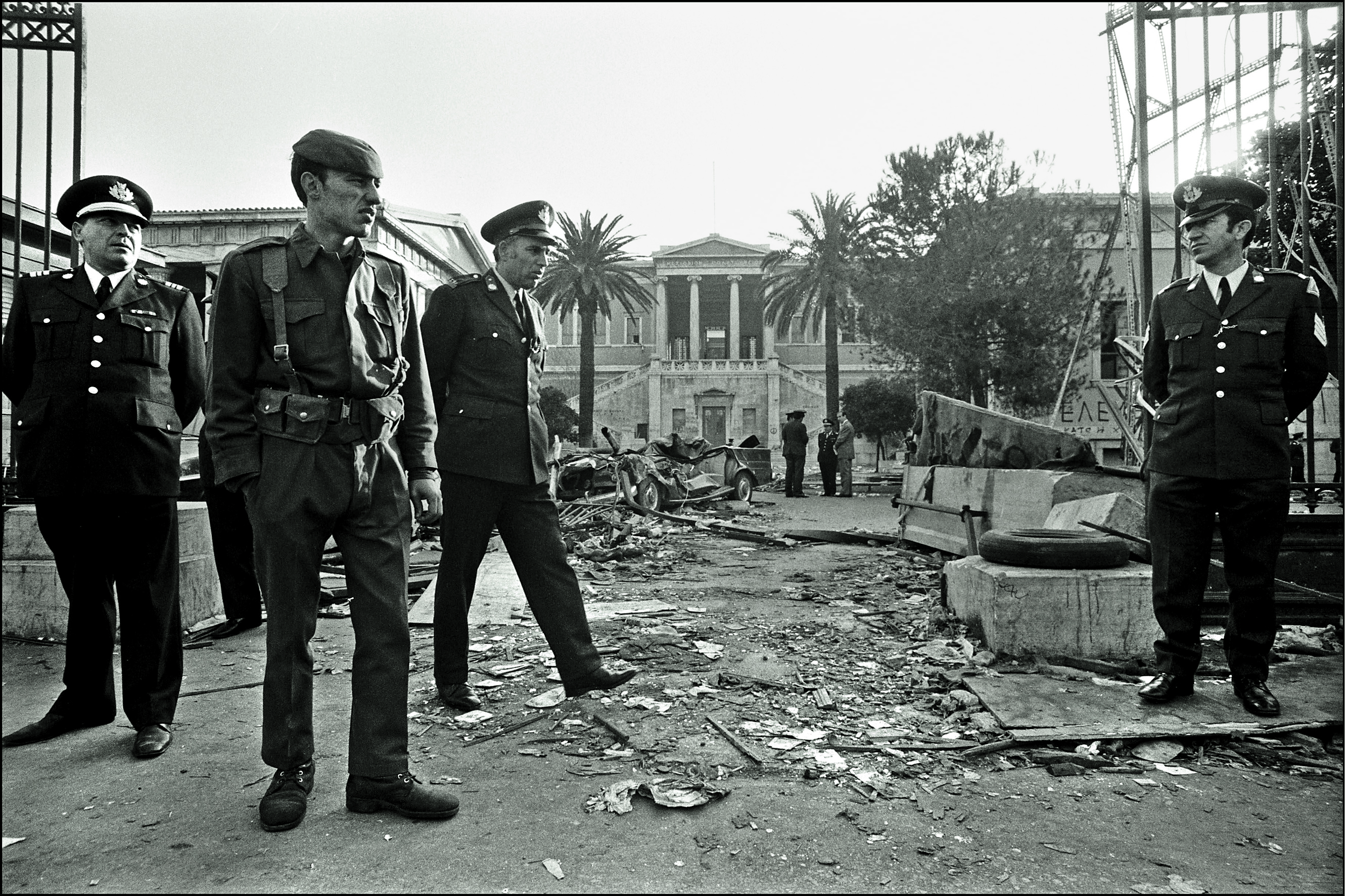 Διαβάστε στην «Καθημερινή της Κυριακής»-3