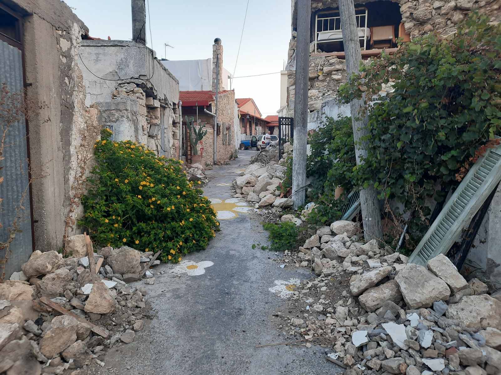 Αρκαλοχώρι: «Το χωριό μας έσφυζε από ζωή και σήμερα δυο χρόνια μετά τον σεισμό φυτοζωεί»-3