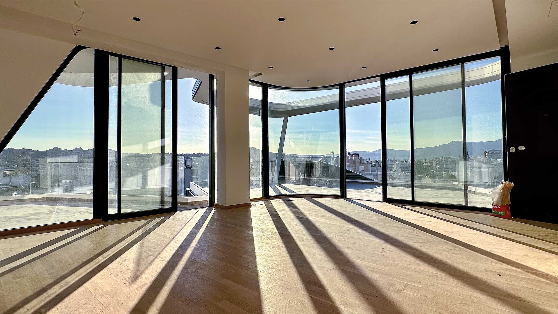 Μέσα στην πρώτη AI πολυκατοικία της Αθήνας-3