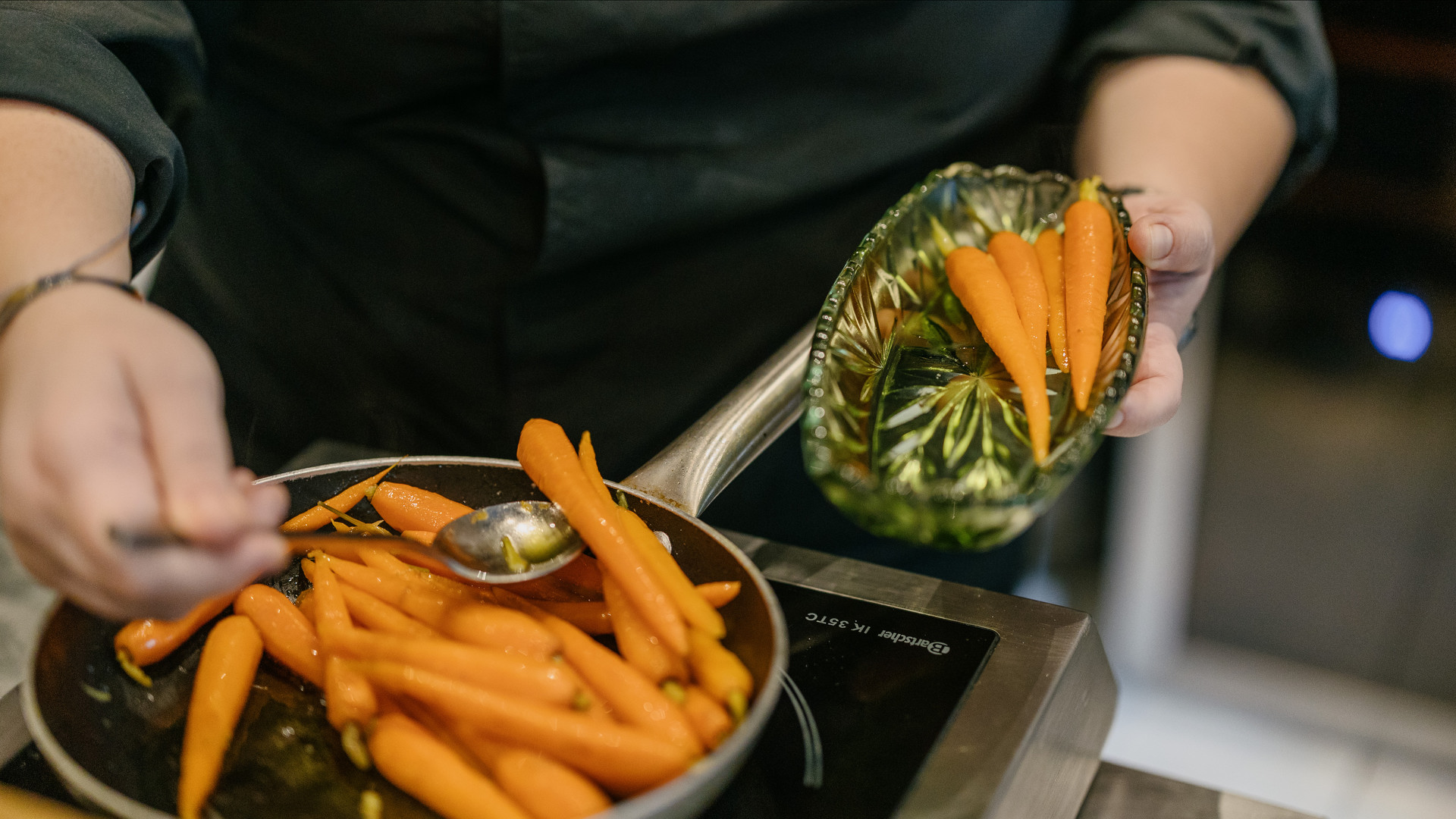 Κότα «Bonne Femme» στην κατσαρόλα με κρέμα ντομάτας-1