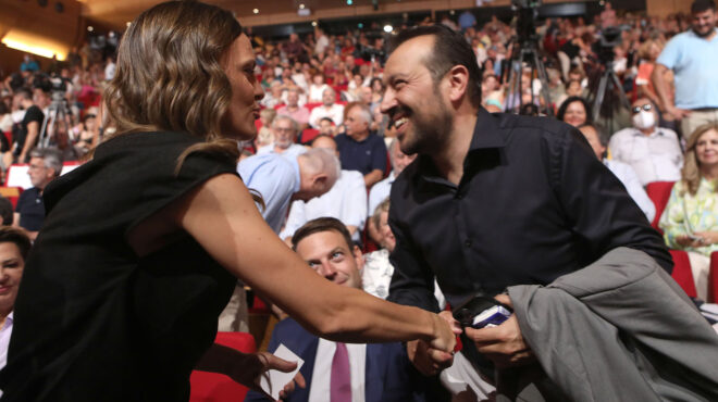 παππάς-η-ομπρέλα-δεν-ήθελε-ούτε-τον-τσ-562727965