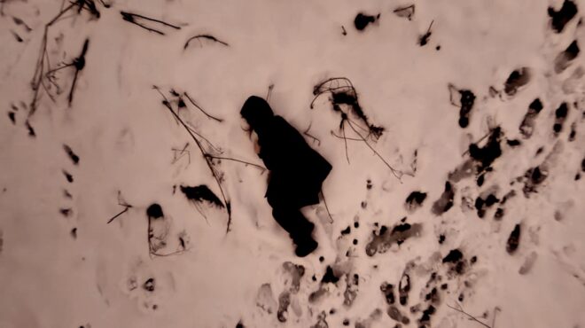 το-κορίτσι-με-τα-σπίρτα-σε-μια-multimedia-παρά-562743289