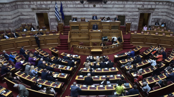 τέμπη-αντιπαράθεση-στη-βουλή-για-τη-σύ-562726468