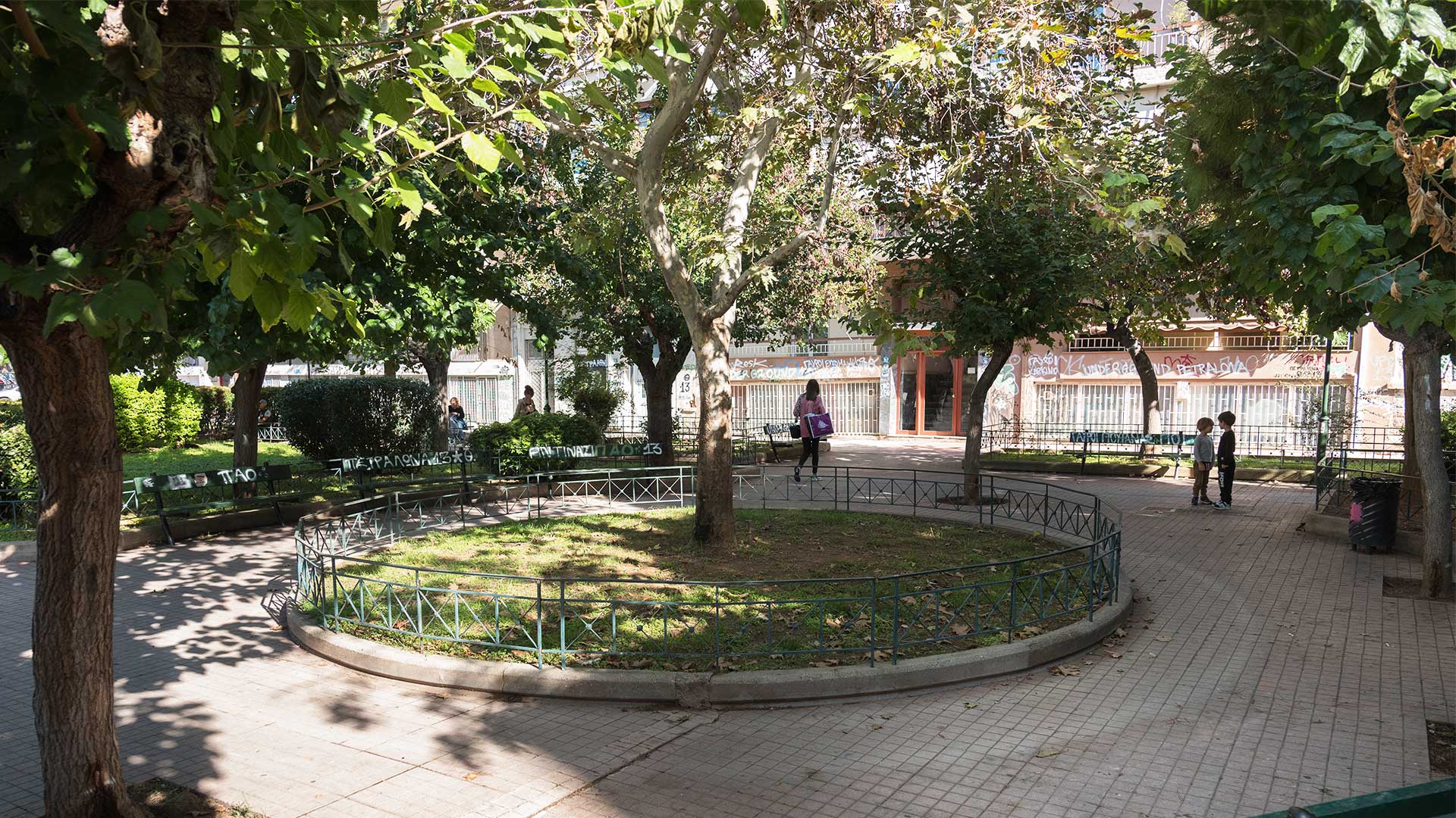 Πετράλωνα: Αξιολογούμε τις πλατείες της περιοχής-1