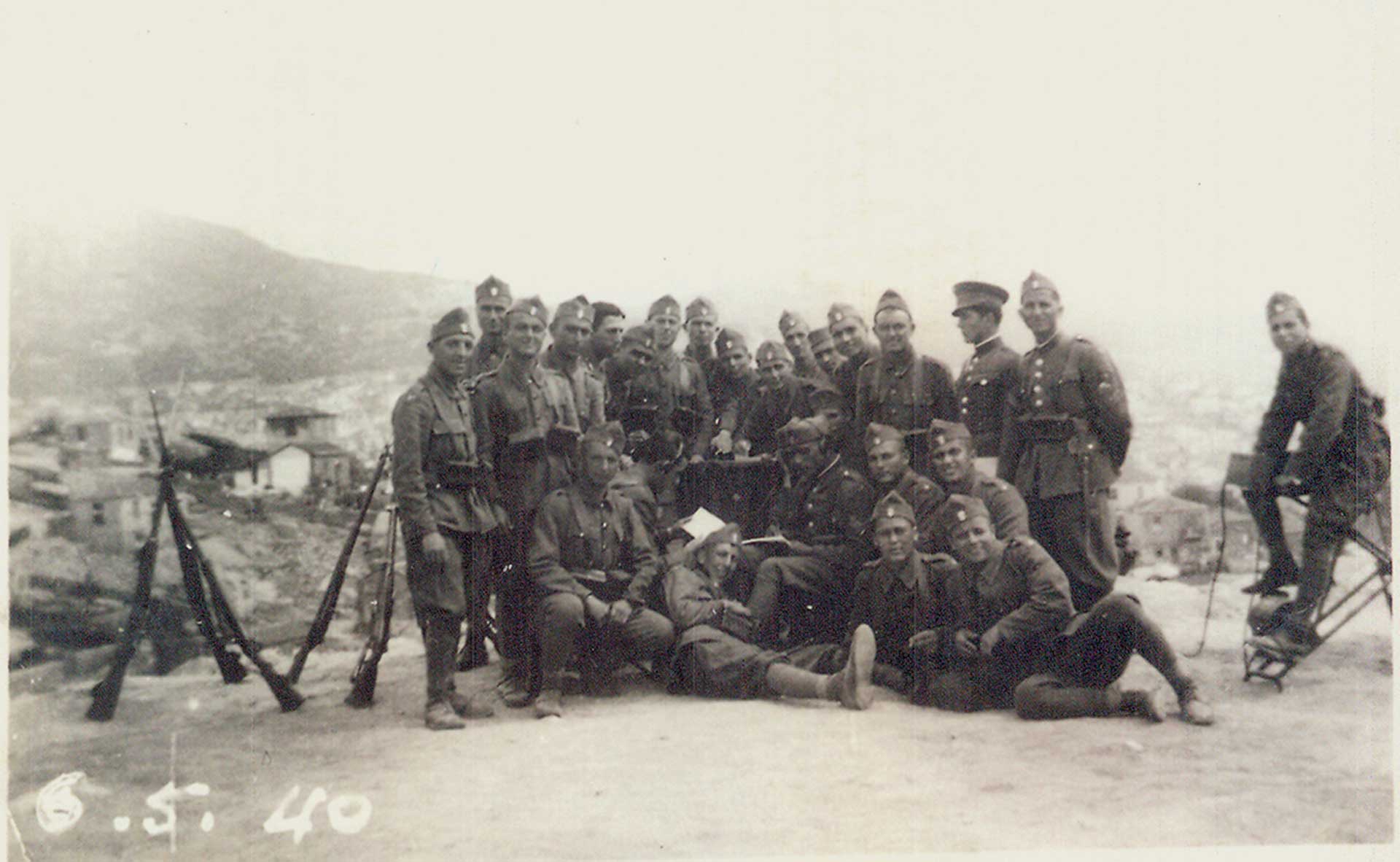 «Hκούσθη βόμβος αεροπλάνων και συγχρόνως εκκρήξεις βομβών, πανδαιμόνιον από φωνάς και κλάματα»-27