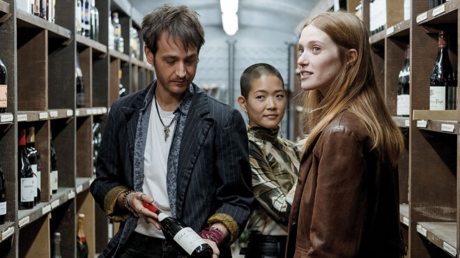 η-συναρπαστική-σειρά-που-μας-μεταφέρε-562758112