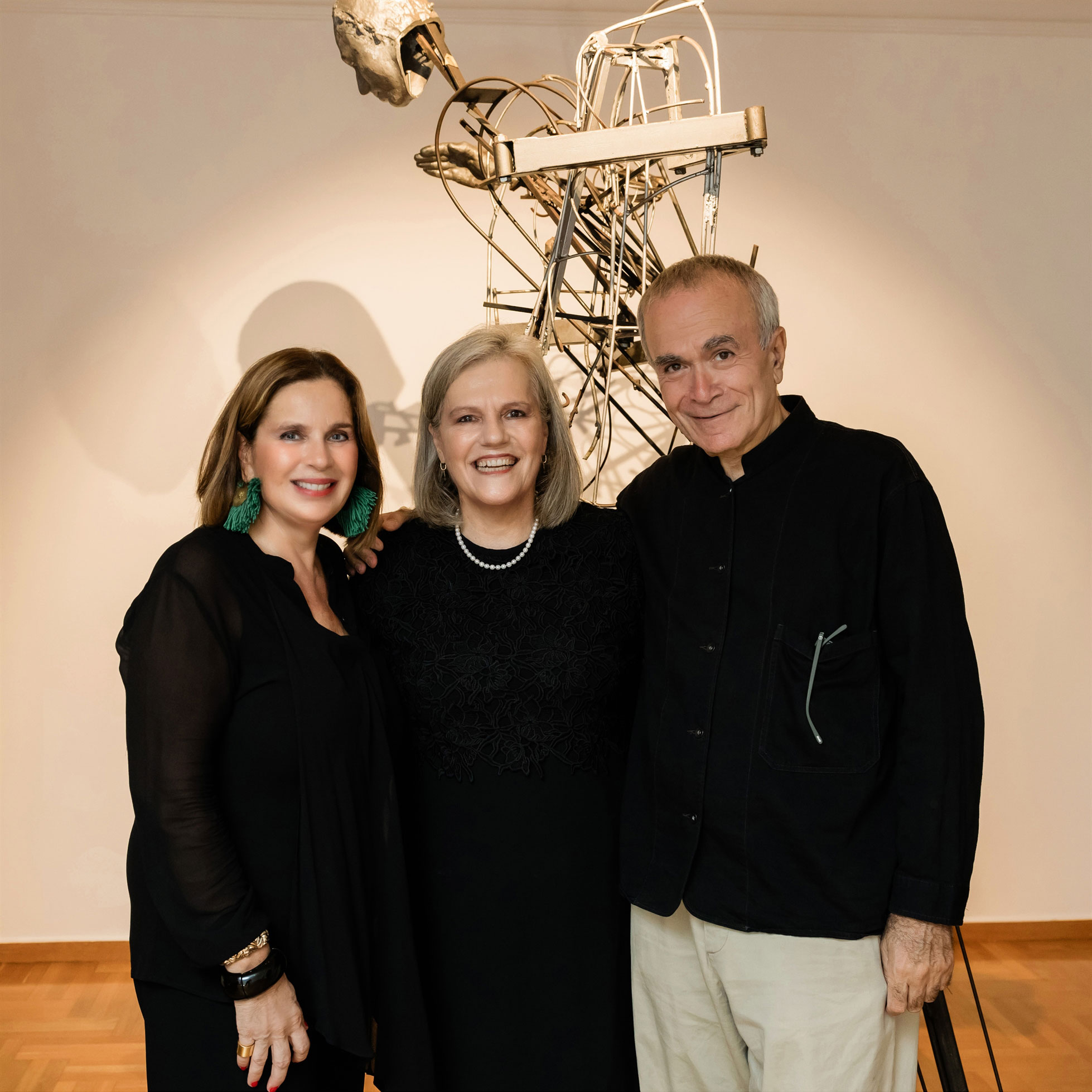 Γιώργης Λάππας: φωτεινές φιγούρες με αλαφροΐσκιωτο περπάτημα-1