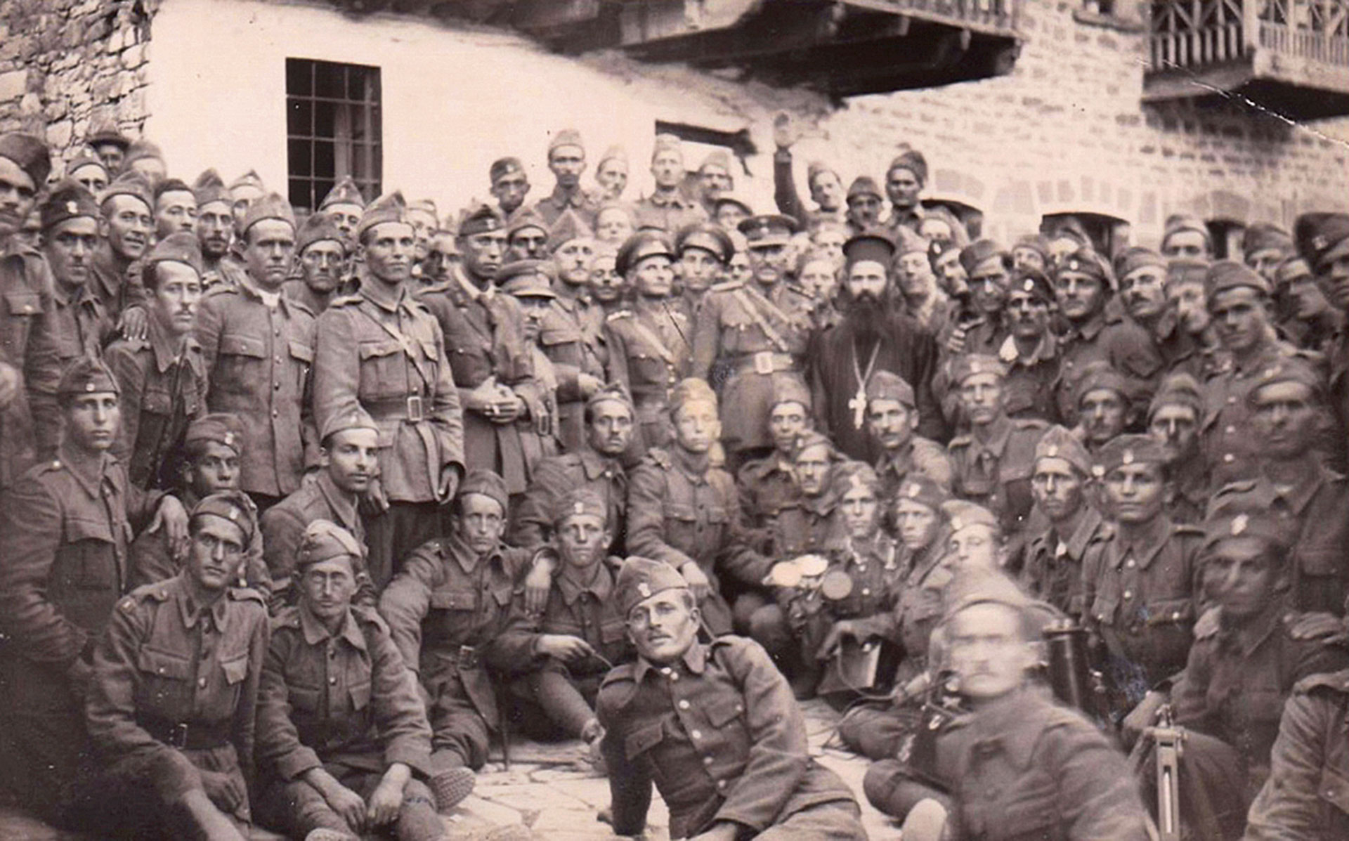 «Όταν έφεραν στο χωριό τον Δαβάκη, τραυματισμένο, πήγα στο σπίτι που τον είχαν, και ζήτησα να τον δω»-2