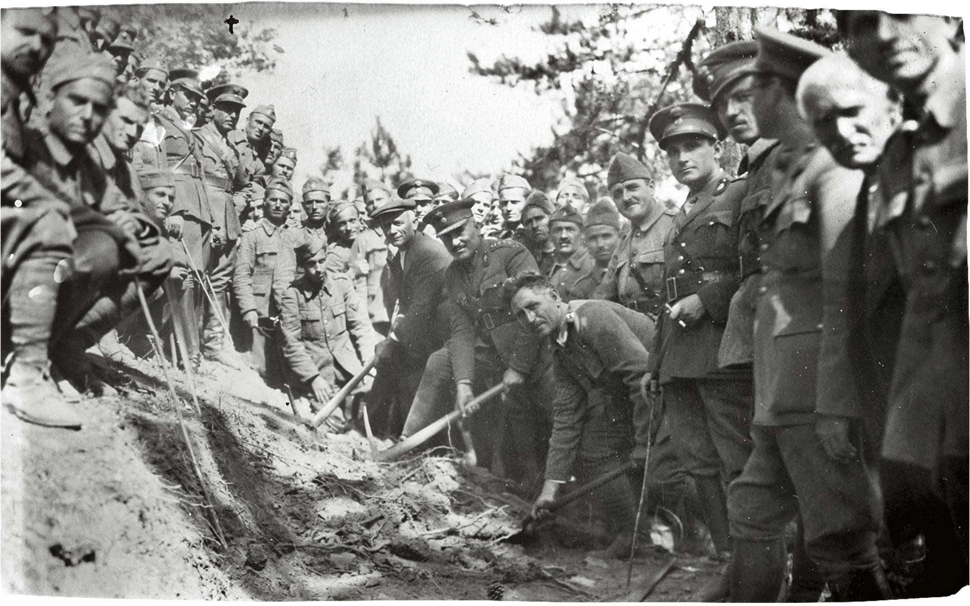 «Όταν έφεραν στο χωριό τον Δαβάκη, τραυματισμένο, πήγα στο σπίτι που τον είχαν, και ζήτησα να τον δω»-4