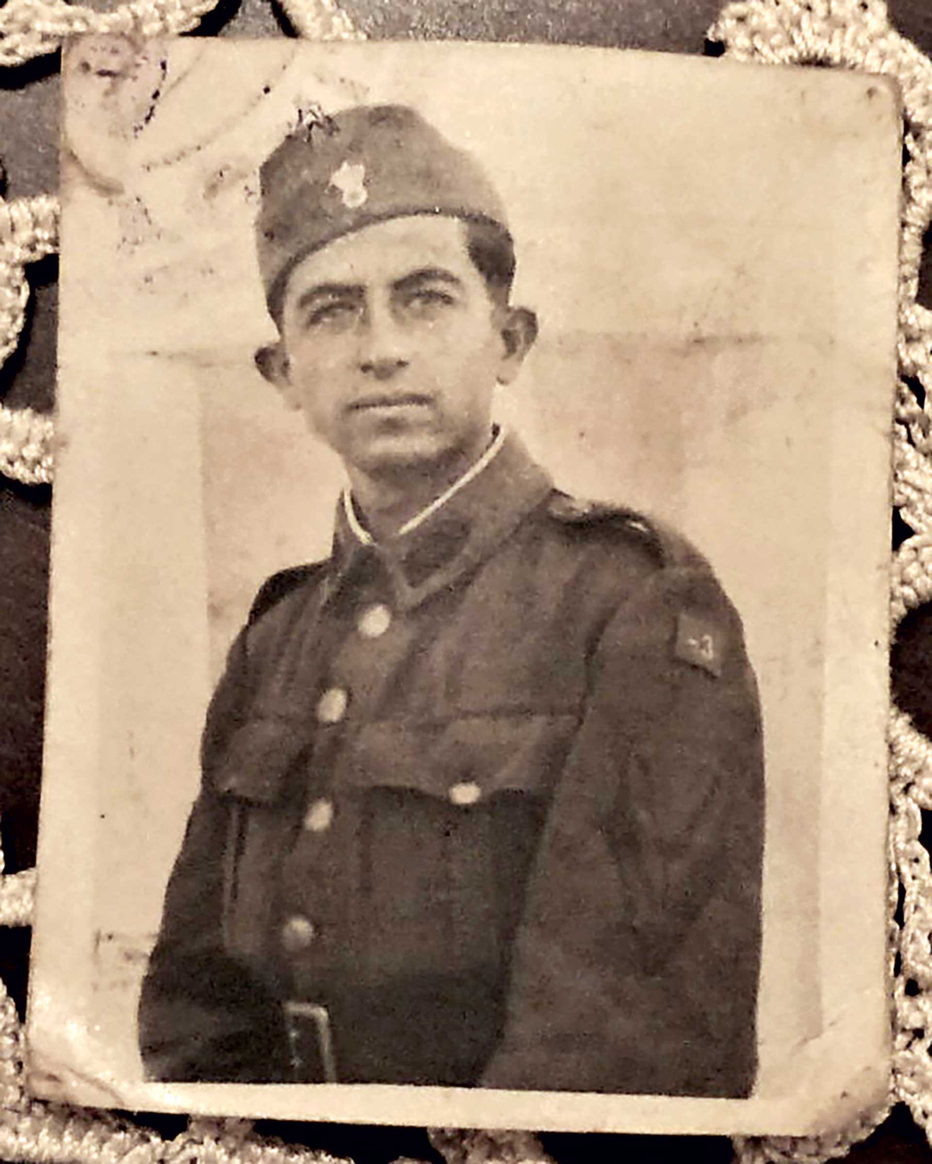 «Hκούσθη βόμβος αεροπλάνων και συγχρόνως εκκρήξεις βομβών, πανδαιμόνιον από φωνάς και κλάματα»-23