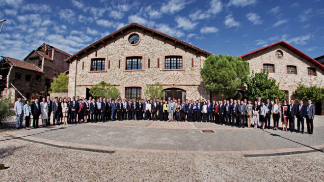 σινοελληνική-γέφυρα-εκπαίδευσης-σ-562705489