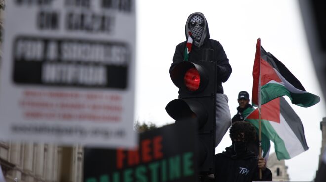 παλιό-μίσος-νέα-μόδα-562710046