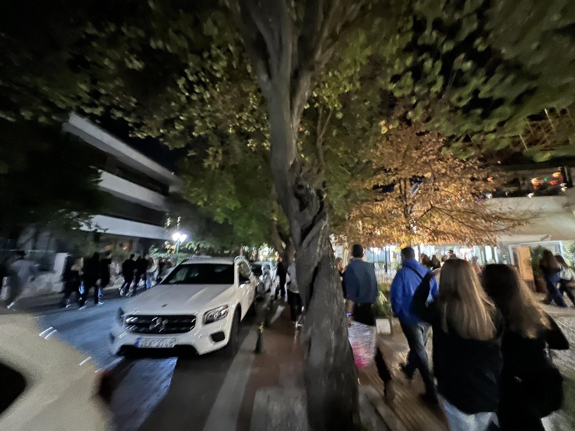 Βία ανηλίκων: Γονείς σε νυχτερινή περιπολία στην Κηφισιά-3