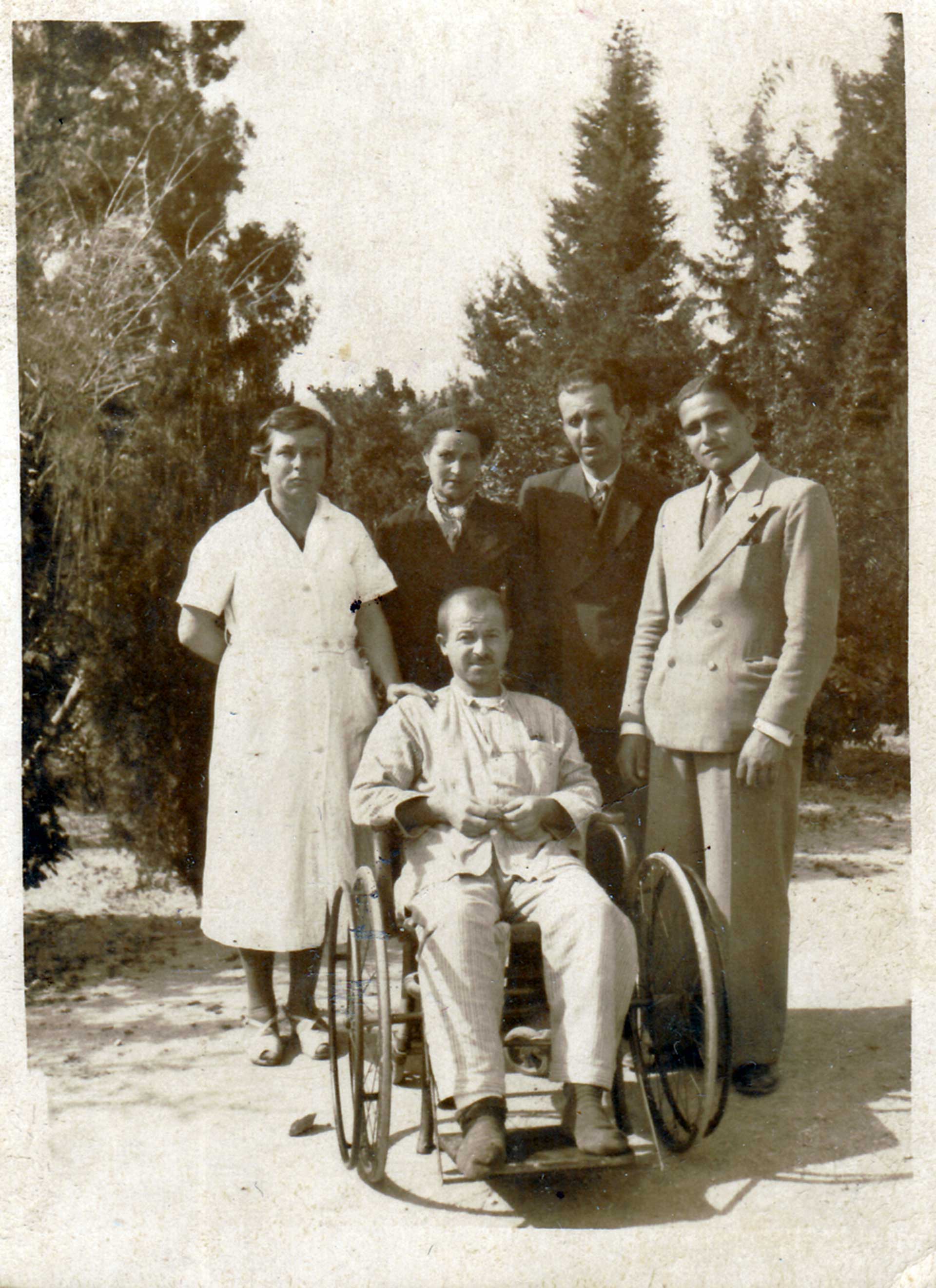 «Hκούσθη βόμβος αεροπλάνων και συγχρόνως εκκρήξεις βομβών, πανδαιμόνιον από φωνάς και κλάματα»-21