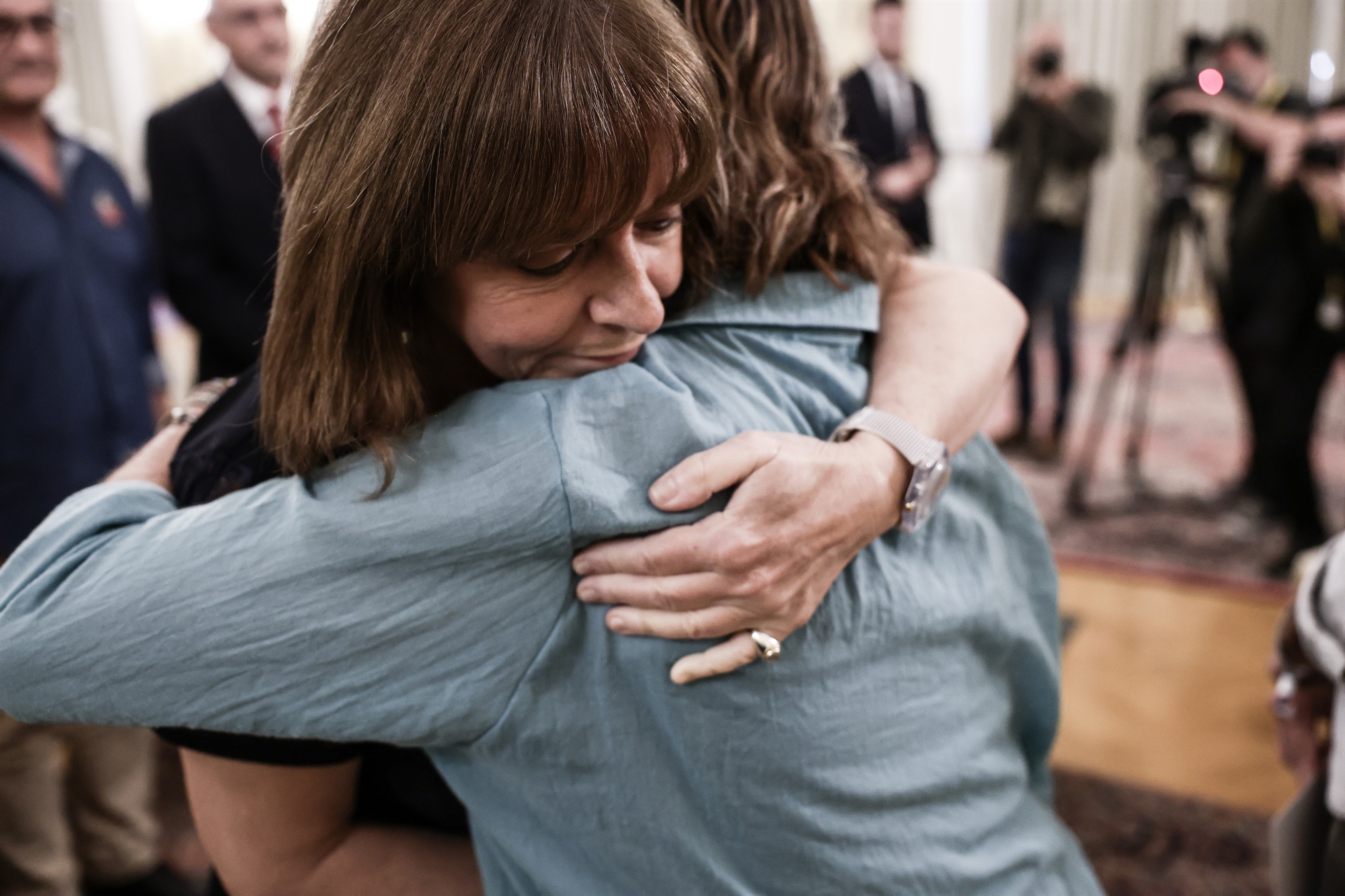 Μια αγκαλιά για τους συγγενείς ομήρων της Χαμάς: «Η στιγμή που καταστράφηκε η ζωή μου»-1