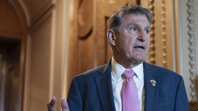 ηπα-ο-τζο-μάντσιν-αφήνει-τη-γερουσία-κα-562723966