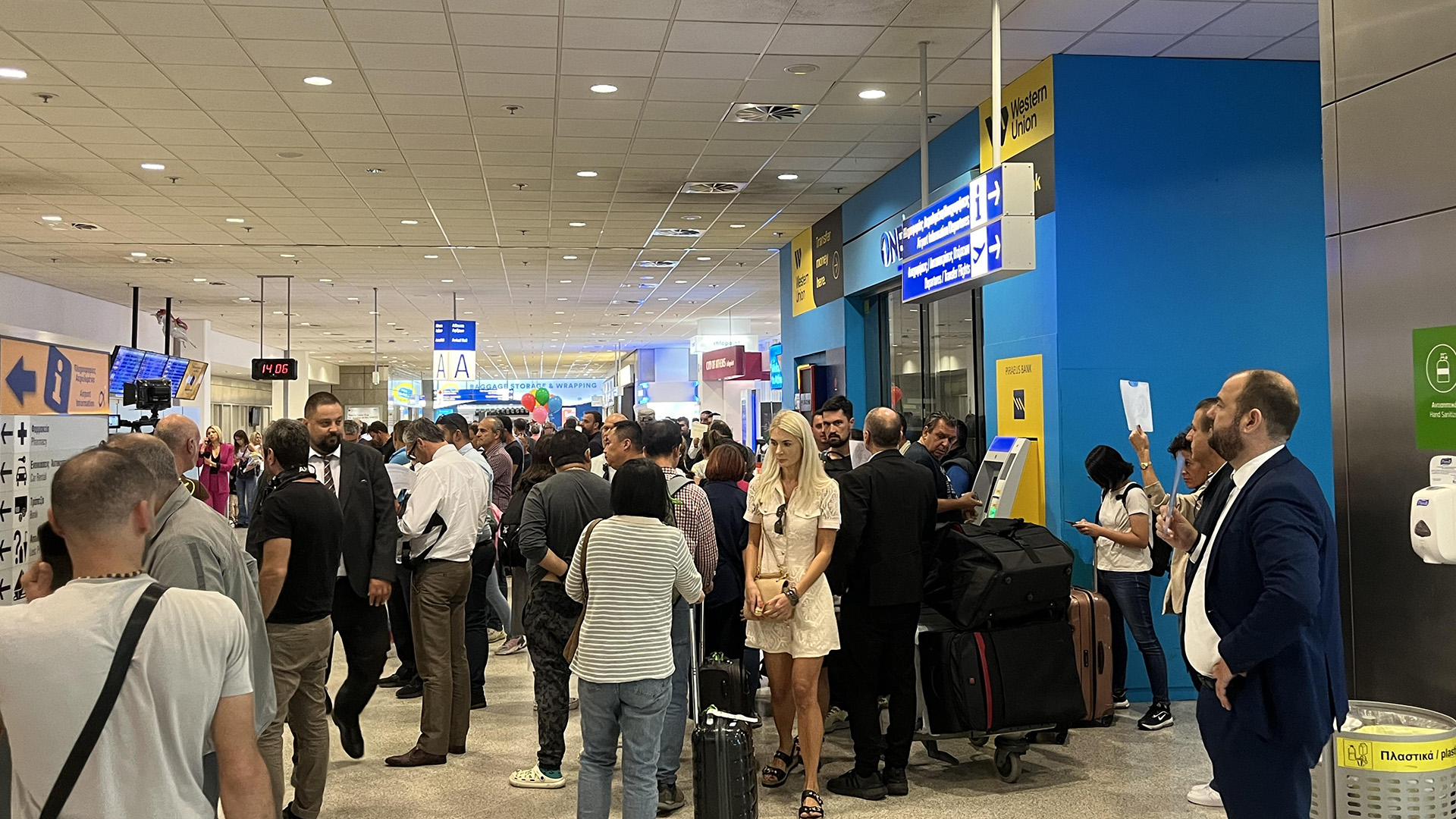 Έφτασαν στο «Ελ. Βενιζέλος» οι Eλληνες που απεγκλωβίστηκαν από τη Λωρίδα της Γάζας-1