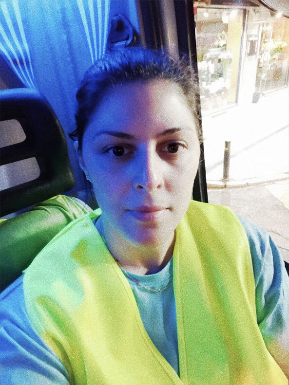 Bαρέα και ανθυγιεινά: Δύο γυναίκες σε βραδινή βάρδια-1