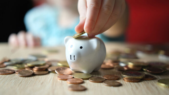 τα-έσοδα-δεν-φτάνουν-και-σπάμε-τον-κουμ-562742860