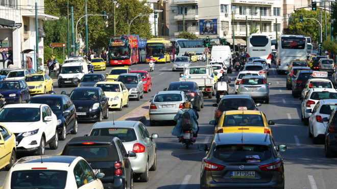 δεινόσαυροι-στους-ελληνικούς-δρόμ-562732369