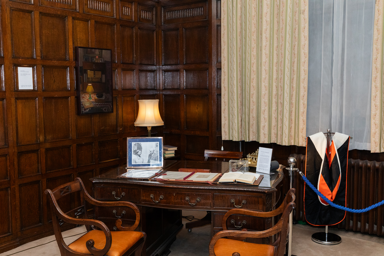 «Γραφείο Σεφέρη», επισκέψιμο για το κοινό, στην ελληνική πρεσβεία στο Λονδίνο-1