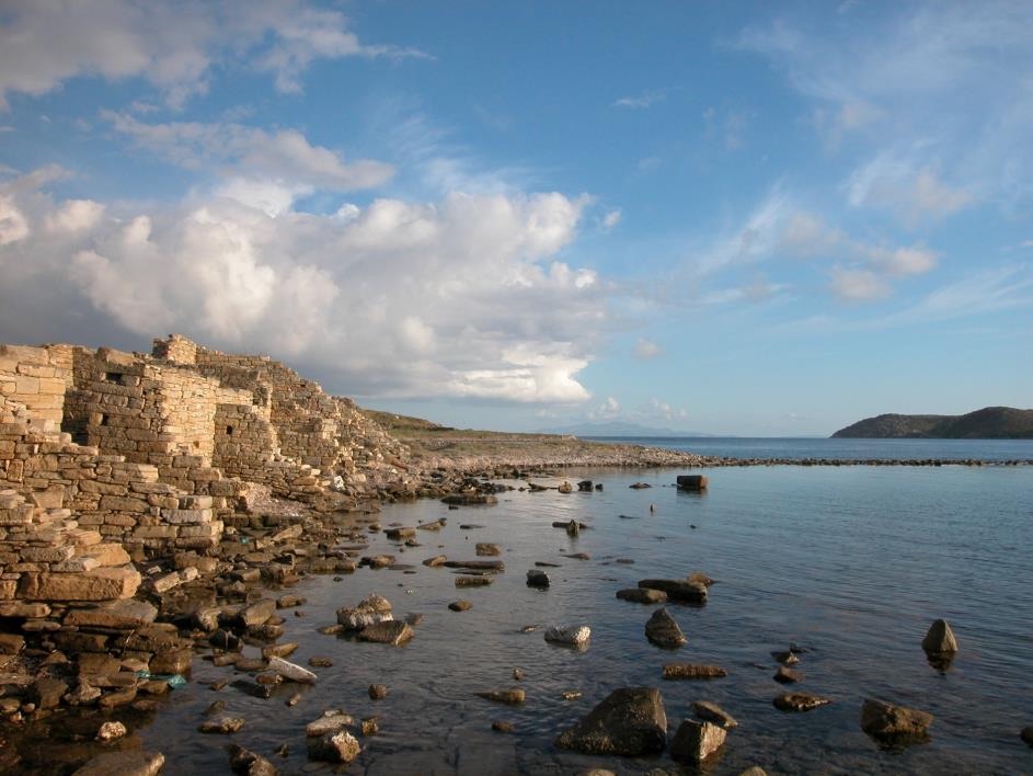 Η θάλασσα απειλεί τη Δήλο-1