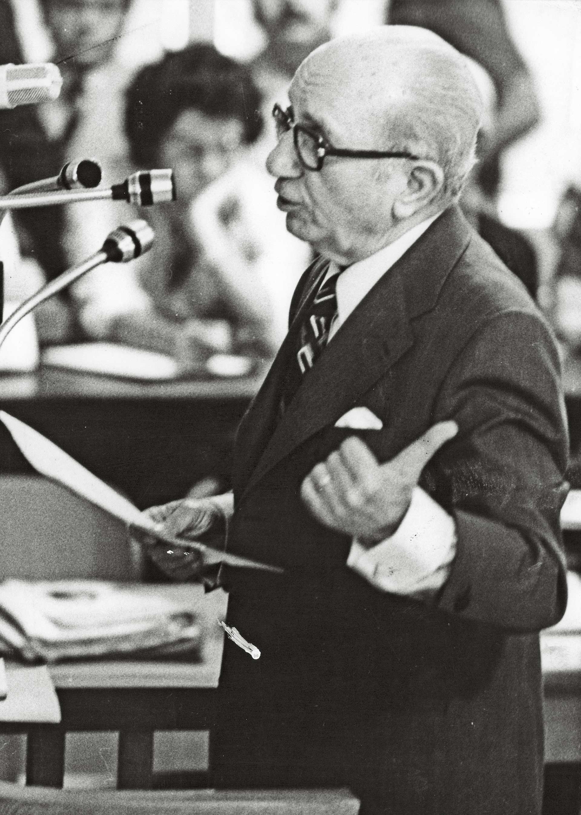 Υπάνθρωποι στο εδώλιο – Μαρτυρίες και καταθέσεις-13