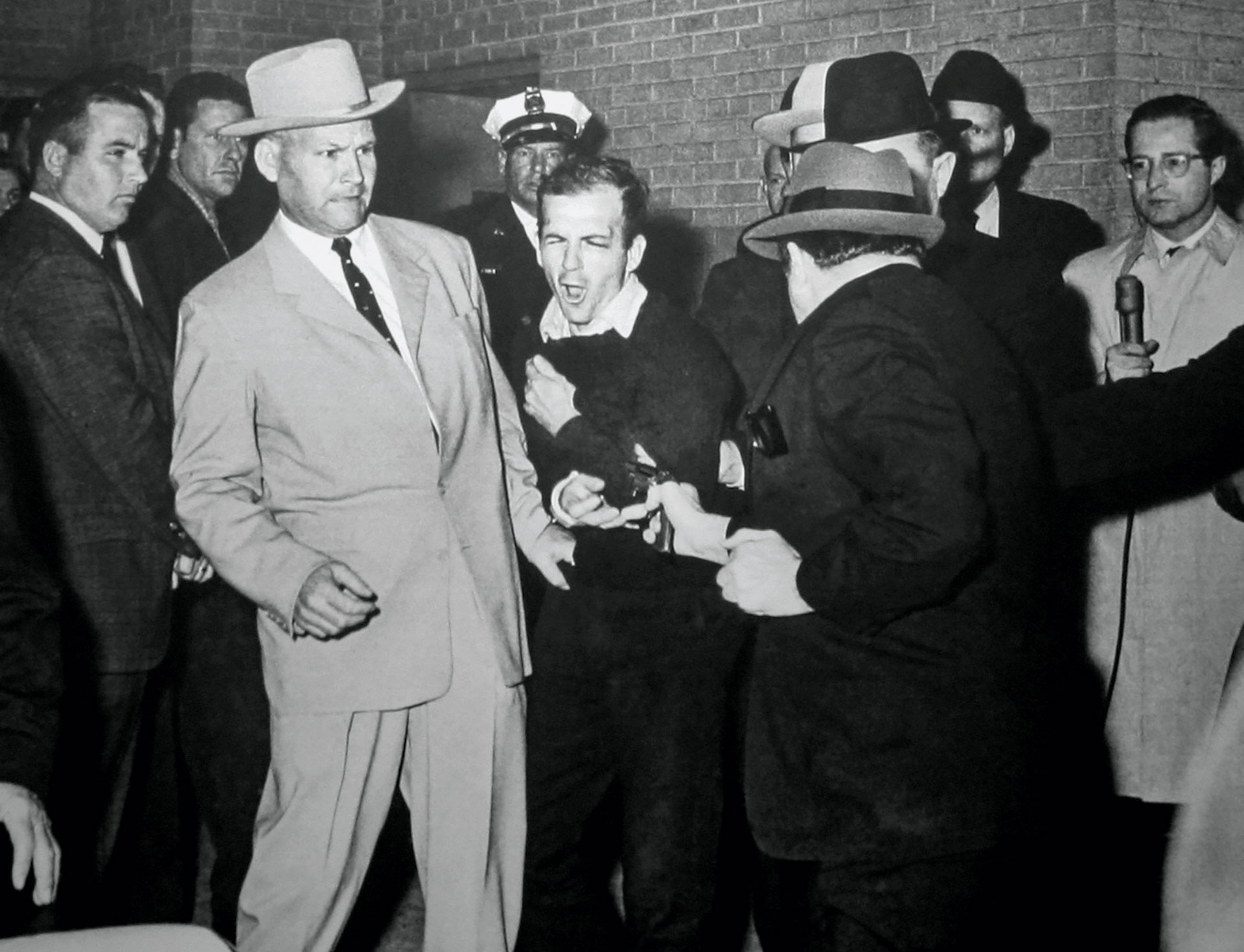 Τζον Κένεντι – Εδολοφονήθη ο πρόεδρος-13