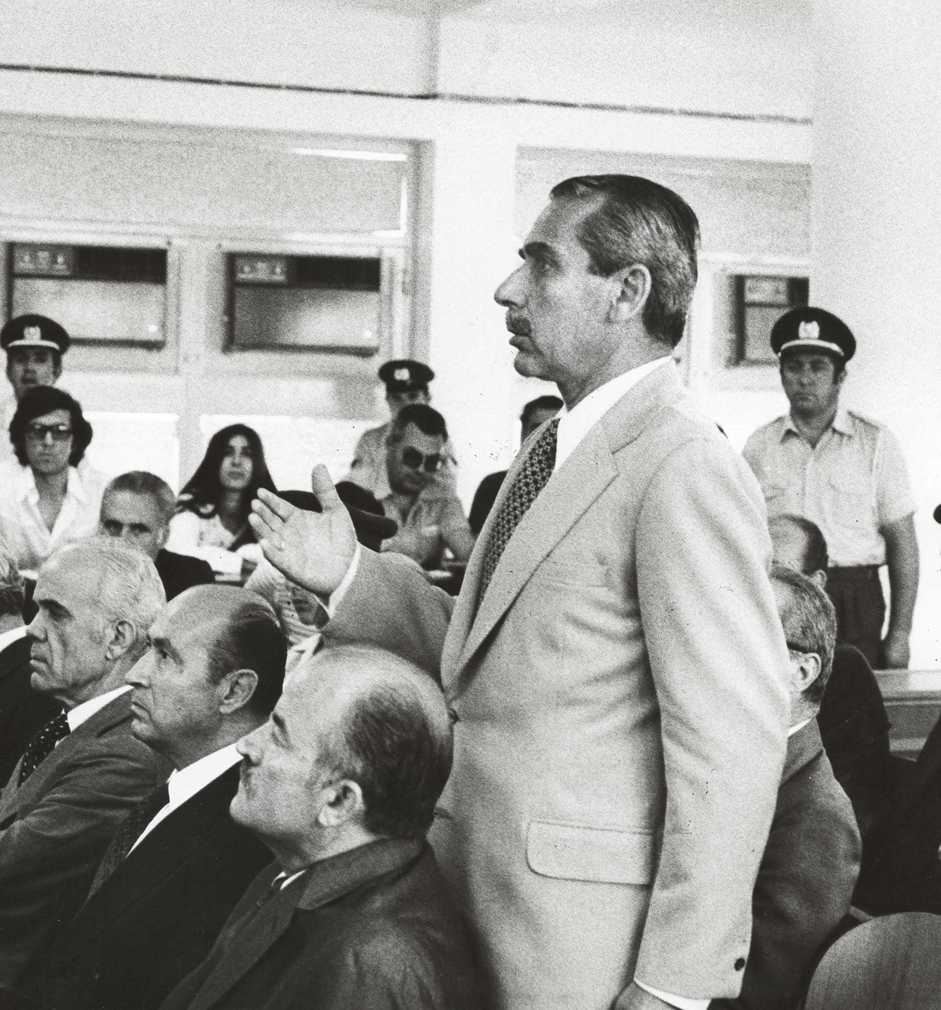 Υπάνθρωποι στο εδώλιο – Μαρτυρίες και καταθέσεις-14