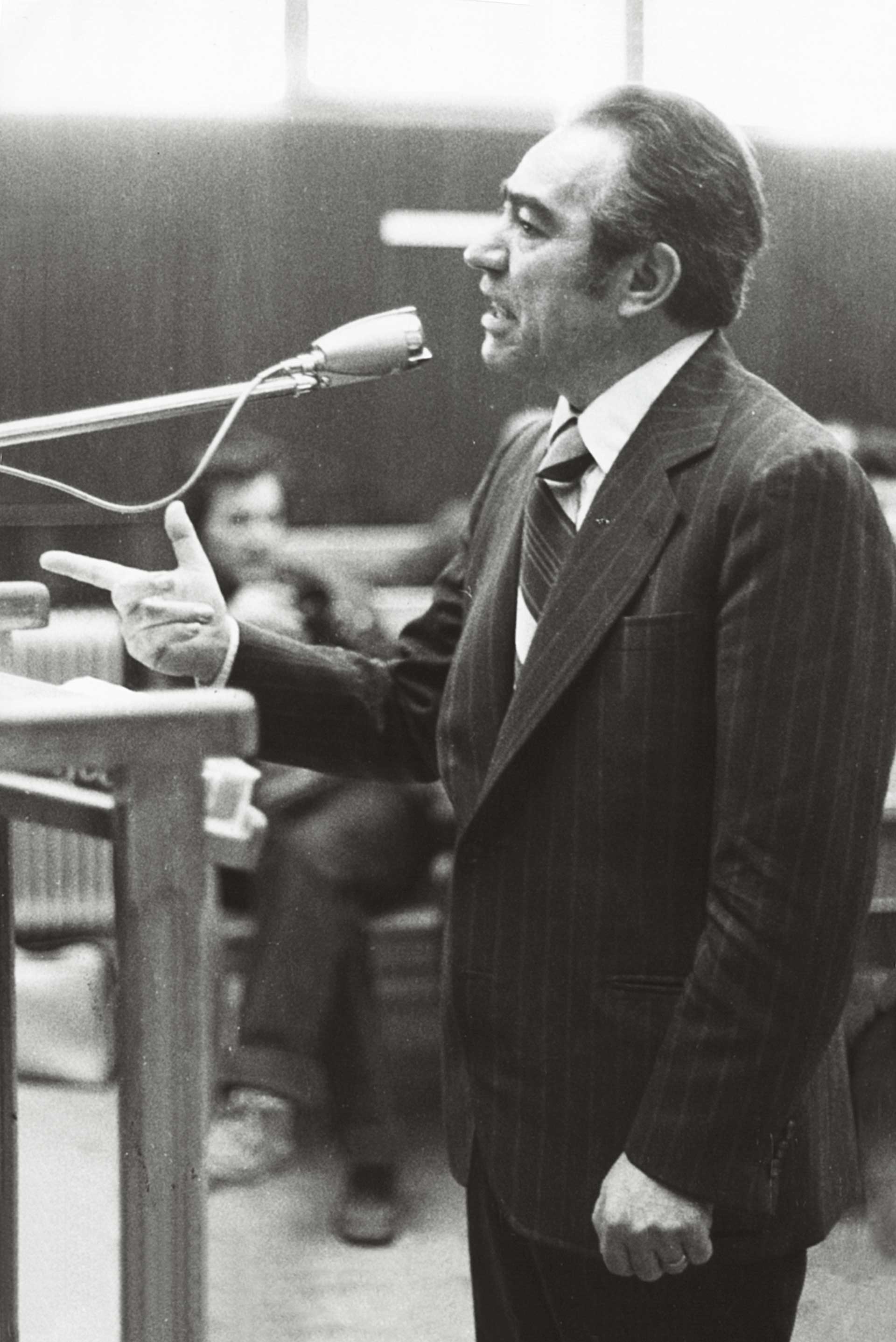 Υπάνθρωποι στο εδώλιο – Μαρτυρίες και καταθέσεις-16