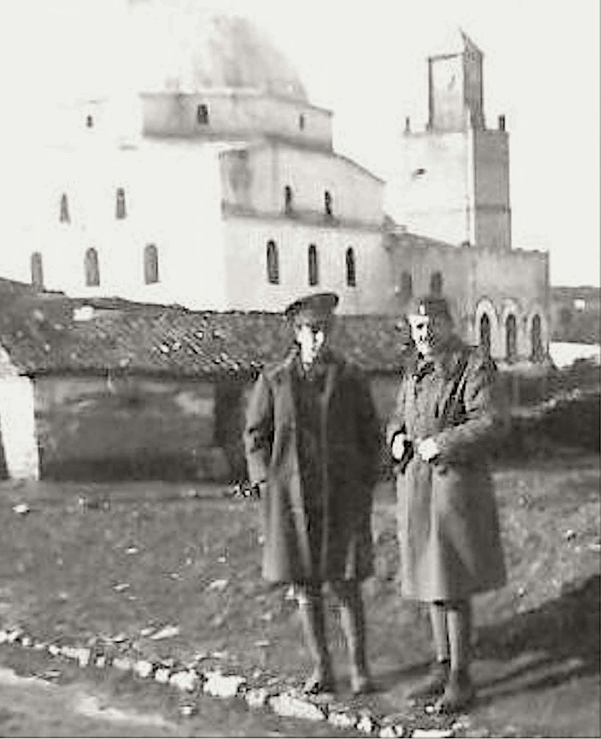 «Hκούσθη βόμβος αεροπλάνων και συγχρόνως εκκρήξεις βομβών, πανδαιμόνιον από φωνάς και κλάματα»-18