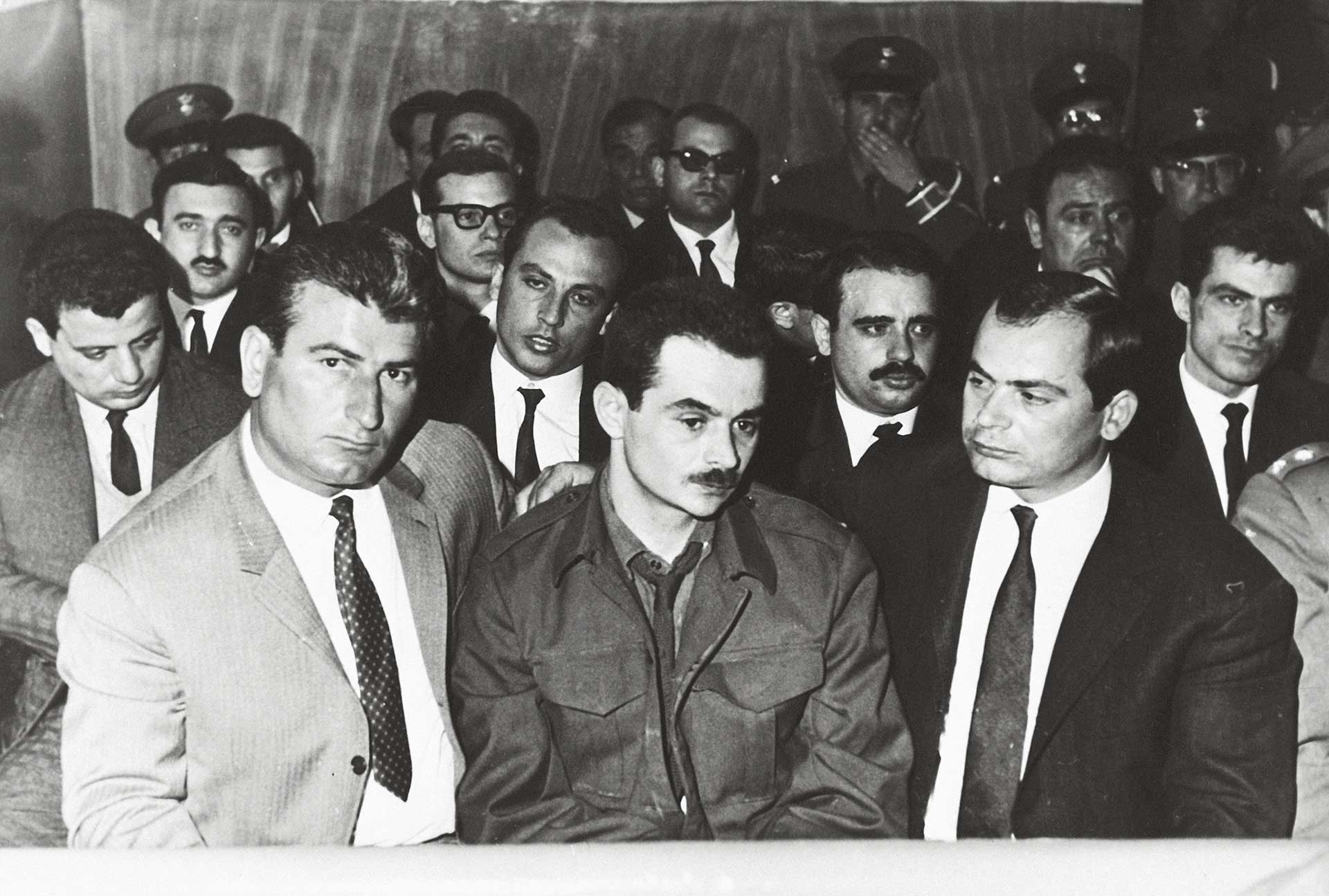 Υπάνθρωποι στο εδώλιο – Μαρτυρίες και καταθέσεις-18