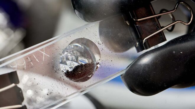 σκοτεινή-σκόνη-από-τον-αστεροειδή-bennu-στ-562753873